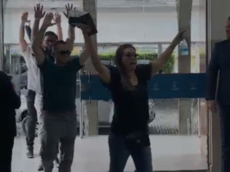 Sessão na Câmara de Manaus é interrompida por manifestação de professores