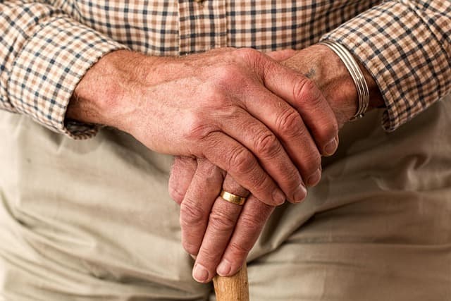 Demência vai além do Alzheimer: conheça doenças que comprometem o raciocínio