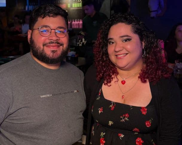 Ela é cantora, ele engenheiro: casal desafia a rotina e celebra 11 anos de companheirismo