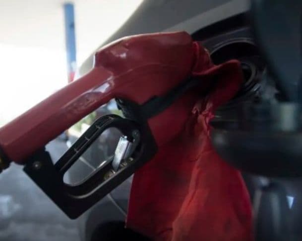 Governo inicia retirada de subsídios aos combustíveis e encerra auxílio ao diesel