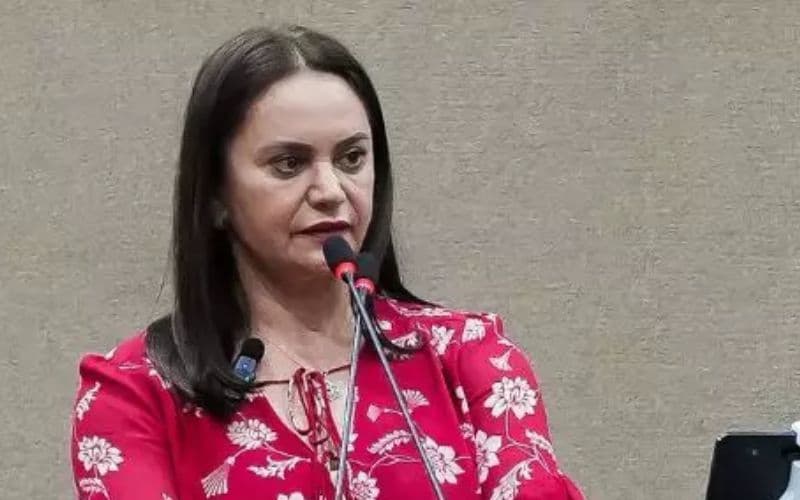 Professora Jacqueline justifica escolha pela CMM: “Tenho uma Casa para voltar”