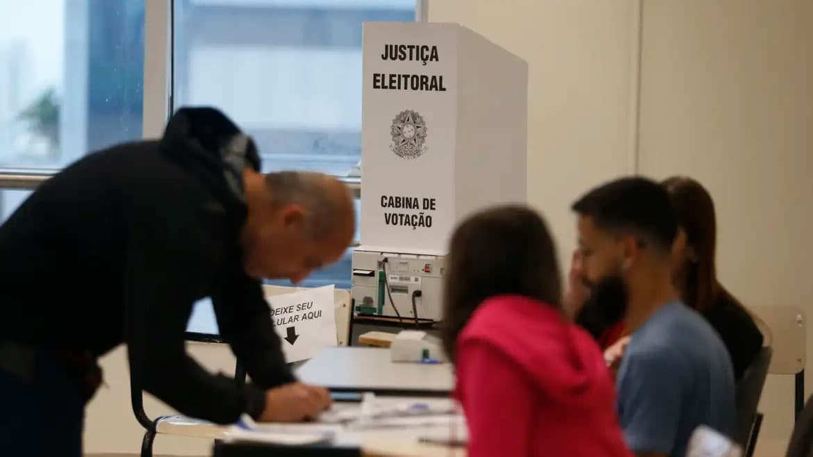 Genial/Quaest: eleitor prefere acompanhar propostas e entrevistas