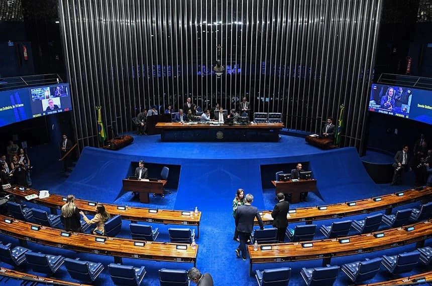 Senado aprova projeto que endurece penas por violência sexual digital contra menores