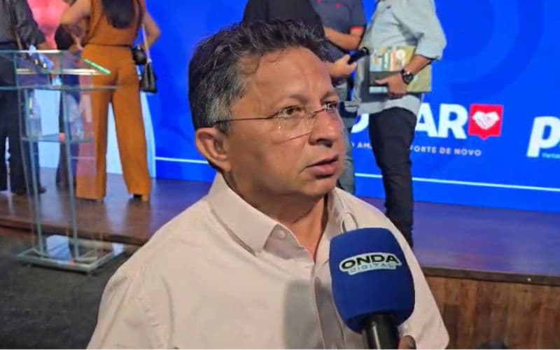 Sinésio Campos reafirma apoio a Omar, mas evita antecipar nomes ao Senado