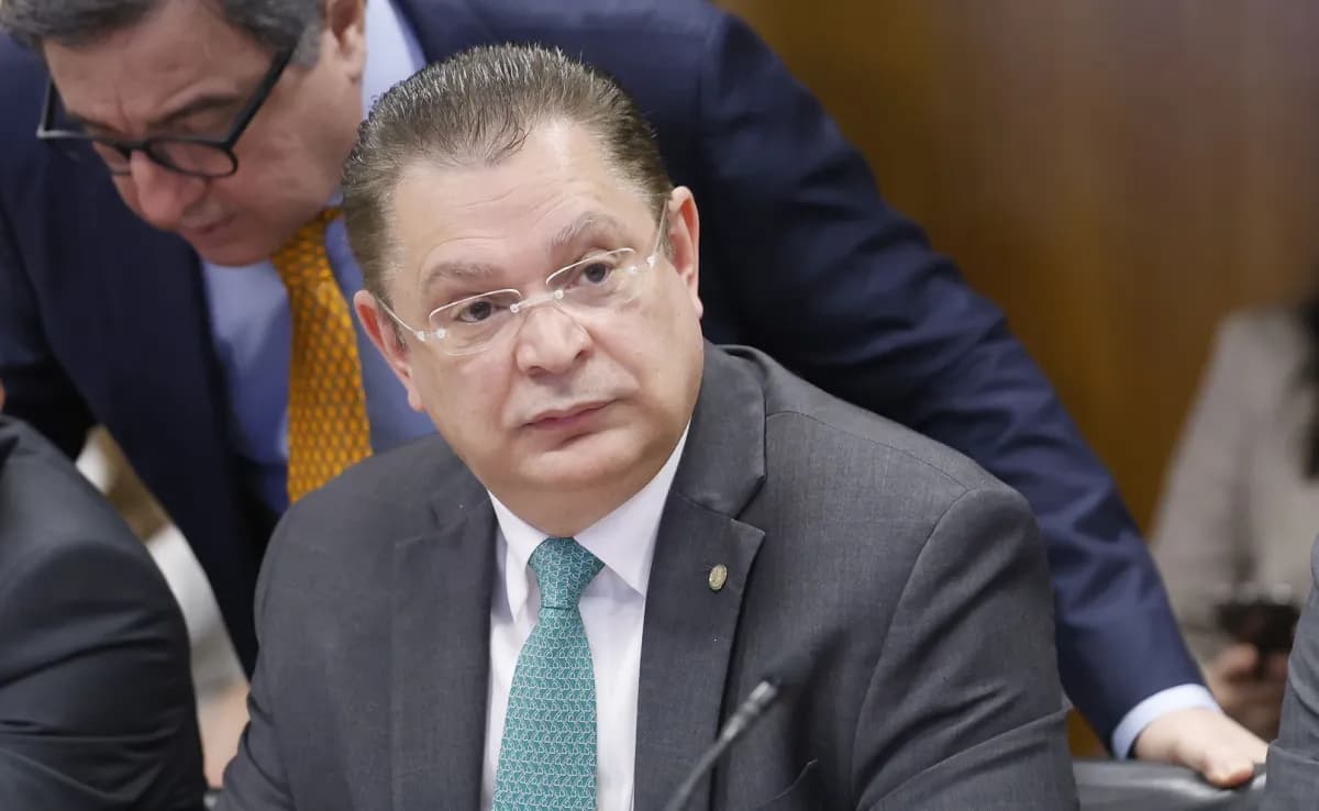 Nomes ligados ao líder do PL na Câmara dos Deputados são alvos da PF por desvio de recursos
