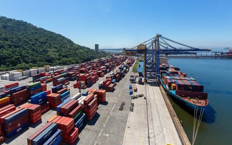 Tarifaço dos EUA entra em vigor e atinge 3 mil produtos brasileiros