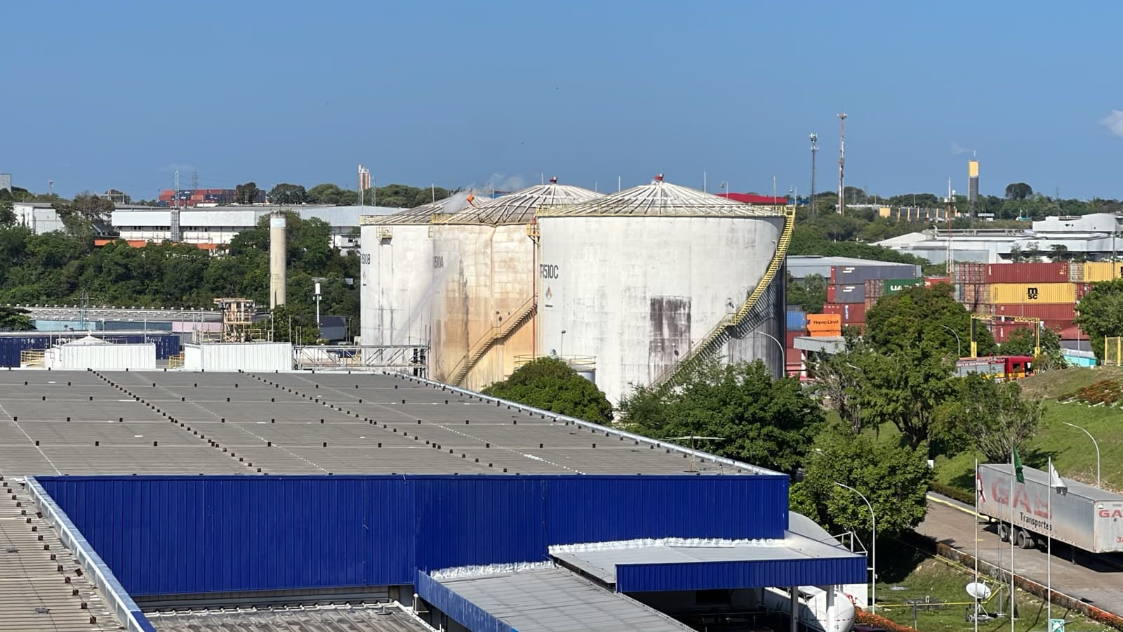 Vazamento de estireno: quatro dias de operação, multas e investigação ambiental em Manaus