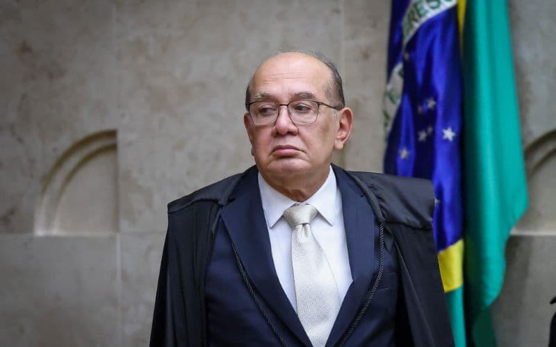 Gilmar Mendes se junta a Zanin e pede cópia do celular de Vorcaro