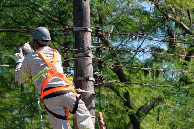 Mais de 450 vagas para eletricistas estão abertas no Amazonas