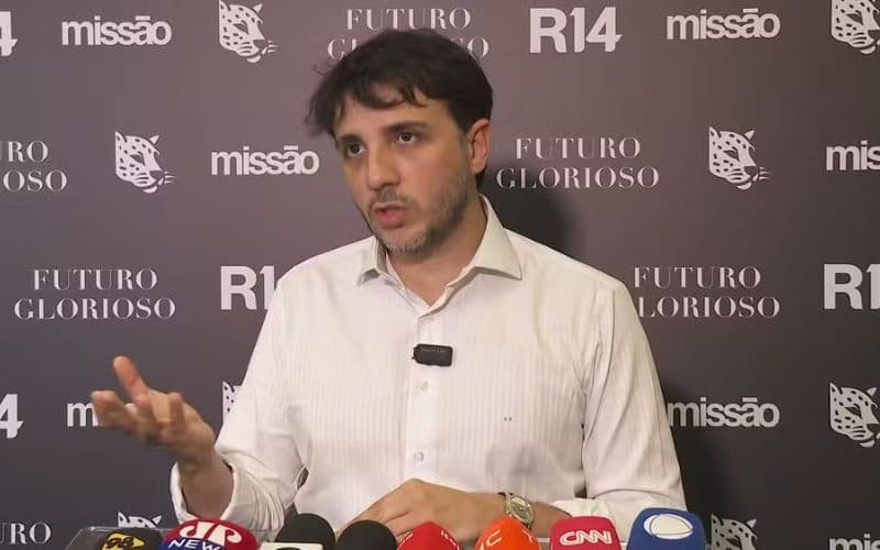 Renan Santos pede impeachment de Moraes e Toffoli