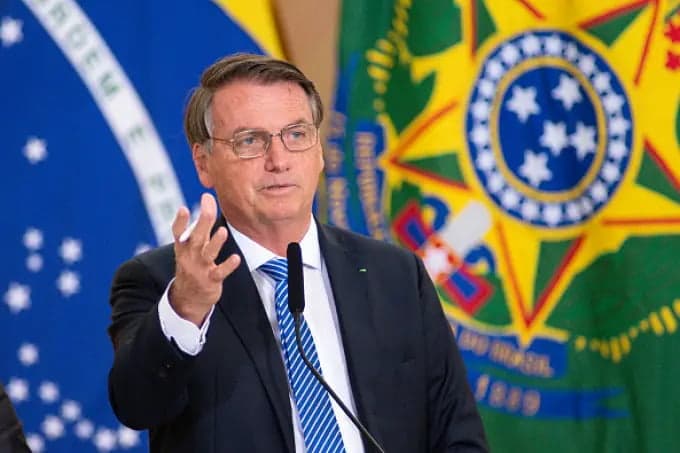 Bolsonaro afirma que não há reajuste garantido para servidores públicos