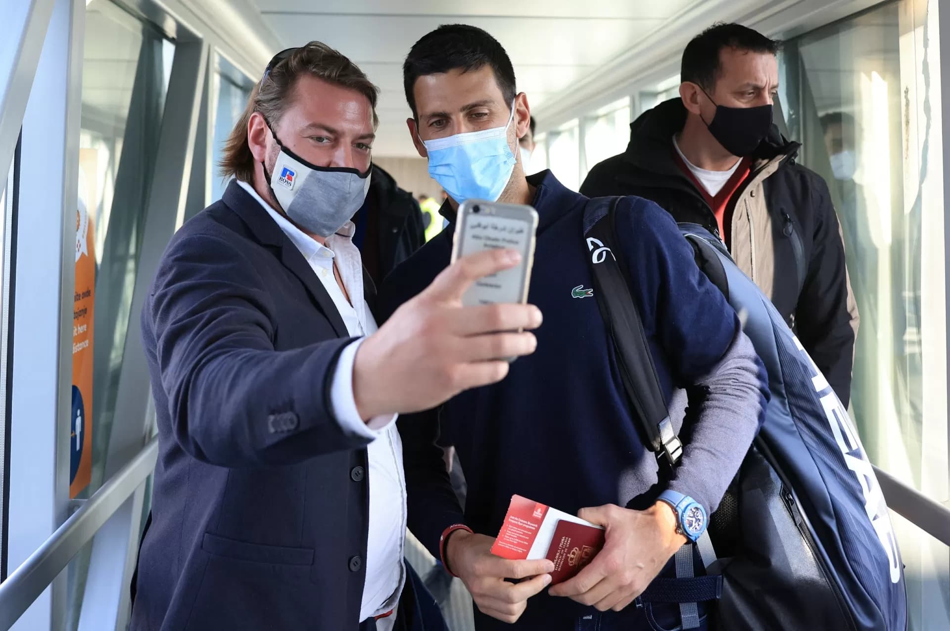 Djokovic é recebido como herói em Belgrado após ser deportado da Austrália