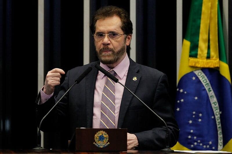 Plínio Valério descarta sugestão do governo federal para alterar parecer da PEC da autonomia do BC