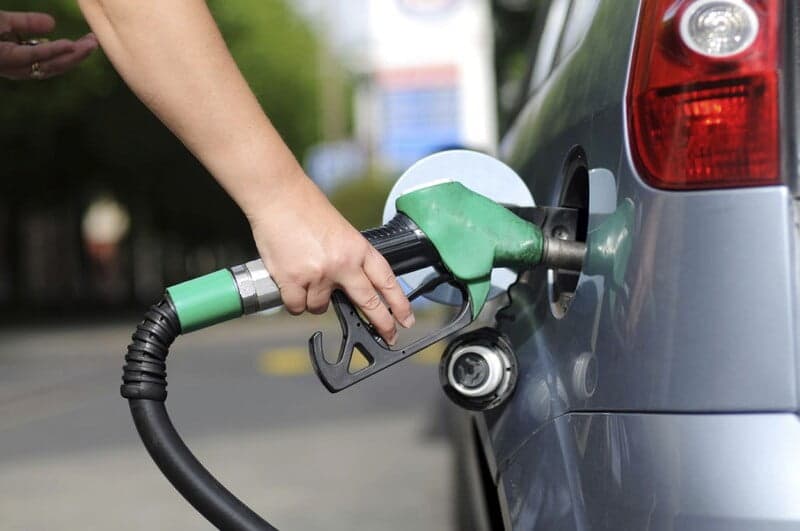 Justiça determina que governo explique reajuste no preço da gasolina