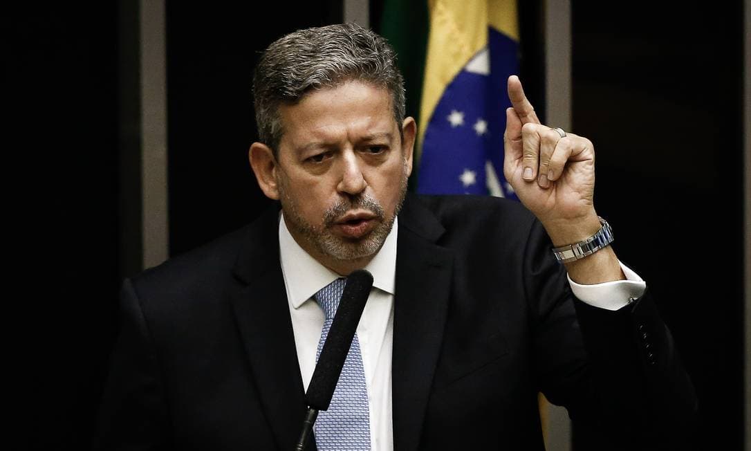 Cassação do mandato de parlamentares cabe ao Congresso, diz Arthur Lira