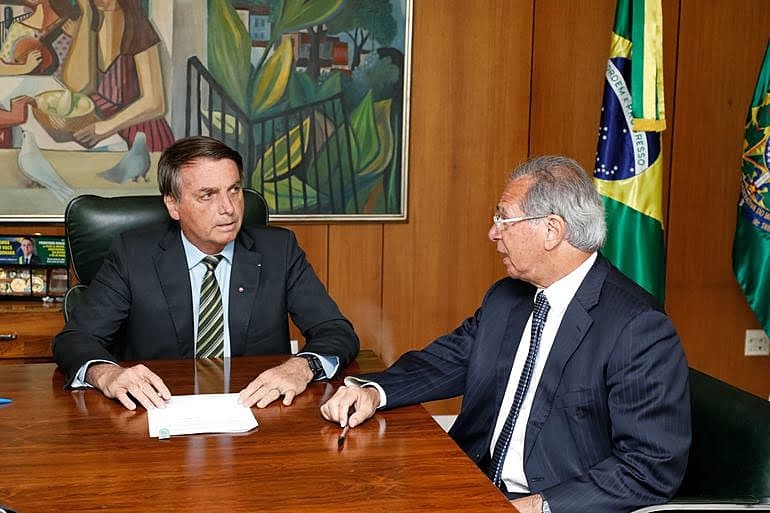 Governo decide dar 5% de aumento para servidores federais