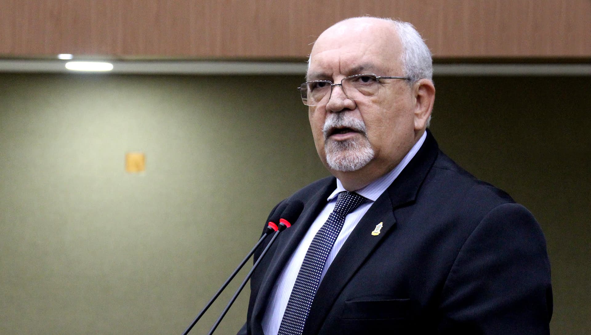 David Almeida anuncia que vereador Wallace Oliveira assume Prefeitura de Manaus até segunda-feira (9)