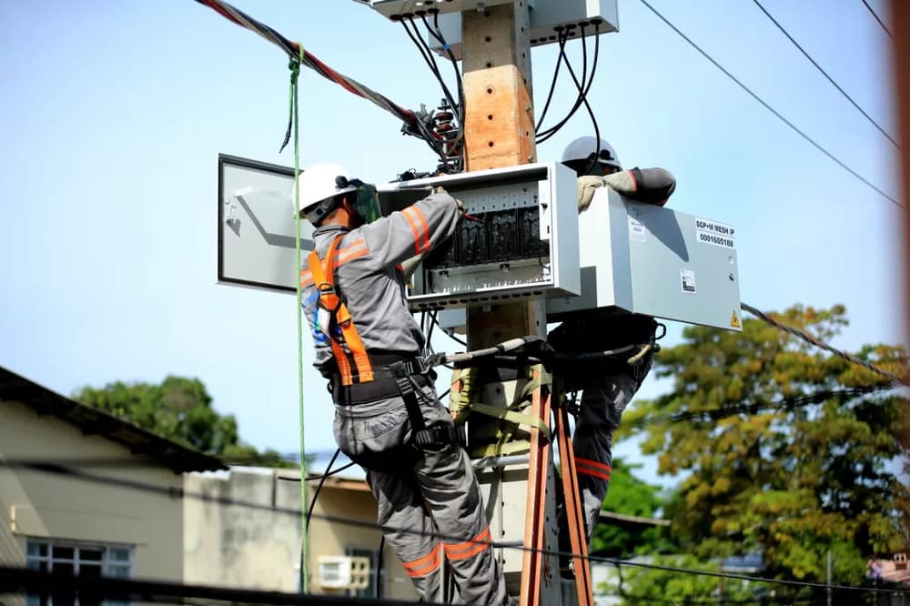 Justiça do AM impede envio de PL que barra novos medidores de energia a sanção
