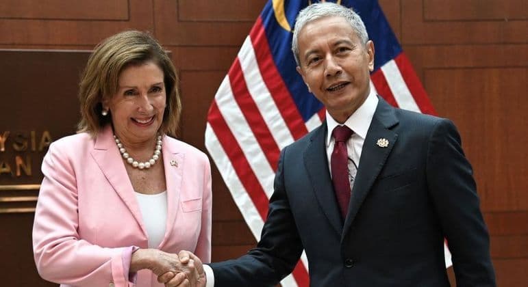 Visita de oficial do governo dos EUA a Taiwan gera crise militar com a China