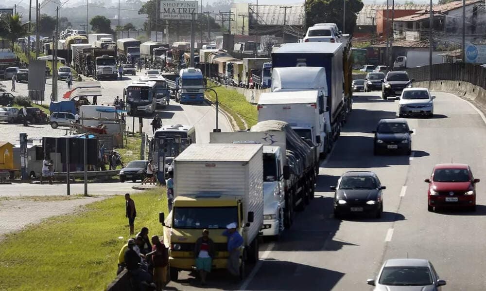 Governo prorroga prazo para autodeclaração de caminhoneiros
