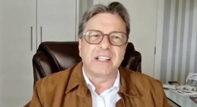 Deputado bolsonarista afirma que universitários deveriam ser “queimados vivos”