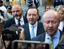 Kevin Spacey é inocentado em processo de violência sexual