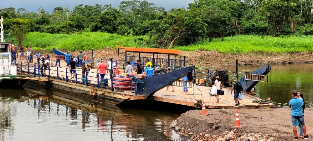 Balsa para travessia sobre Rio Curuçá inicia operação neste feriado
