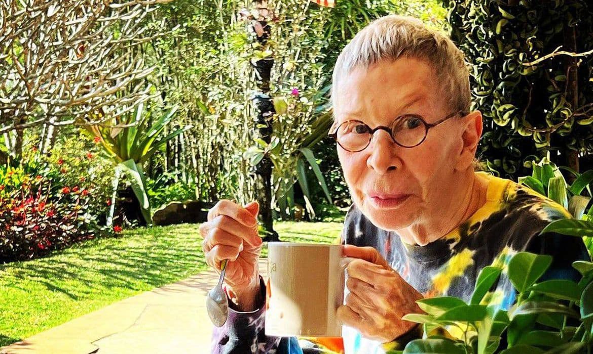 Marido de Rita Lee diz que ela está “se fortalecendo”