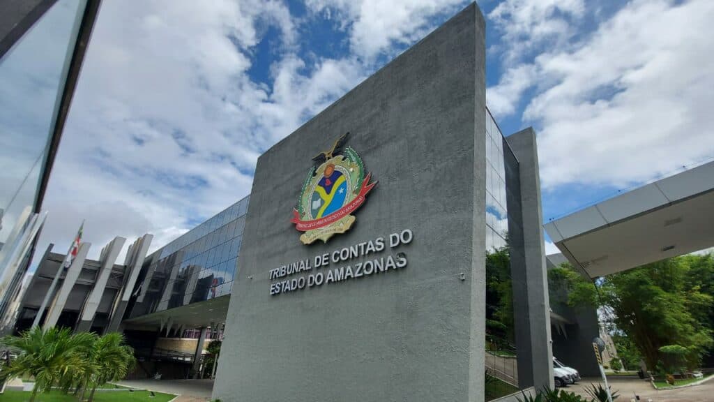 TCE-AM suspende licitação de transporte escolar em Presidente Figueiredo