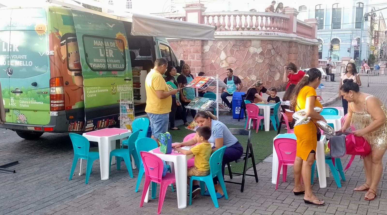 Biblioteca Volante retorna ao Largo de São Sebastião neste domingo, 5