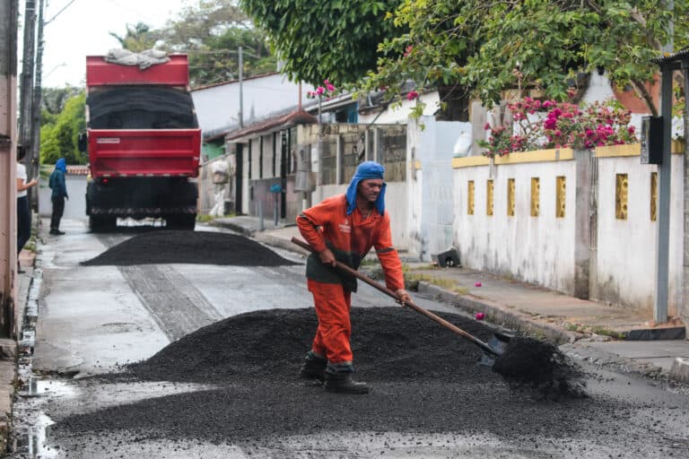 Refinaria do Amazonas deixa AM e estados do Norte sem asfalto há quase um mês