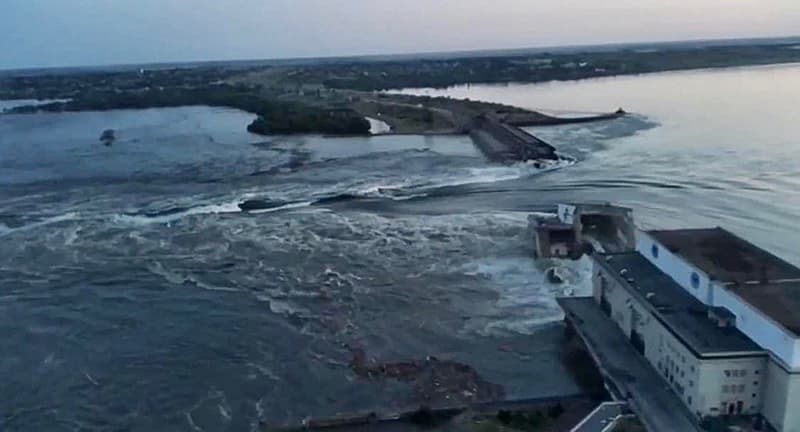 VÍDEO: Ataque destrói represa na Ucrânia e ameaça usina nuclear
