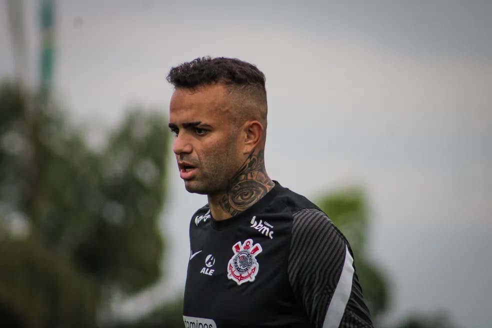 Torcedores invadem motel e agridem jogador do Corinthians