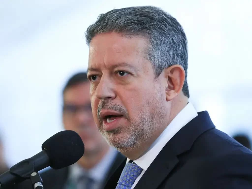 Arthur Lira cogita acionar o STF contra acareação da PF em inquérito do Orçamento Secreto