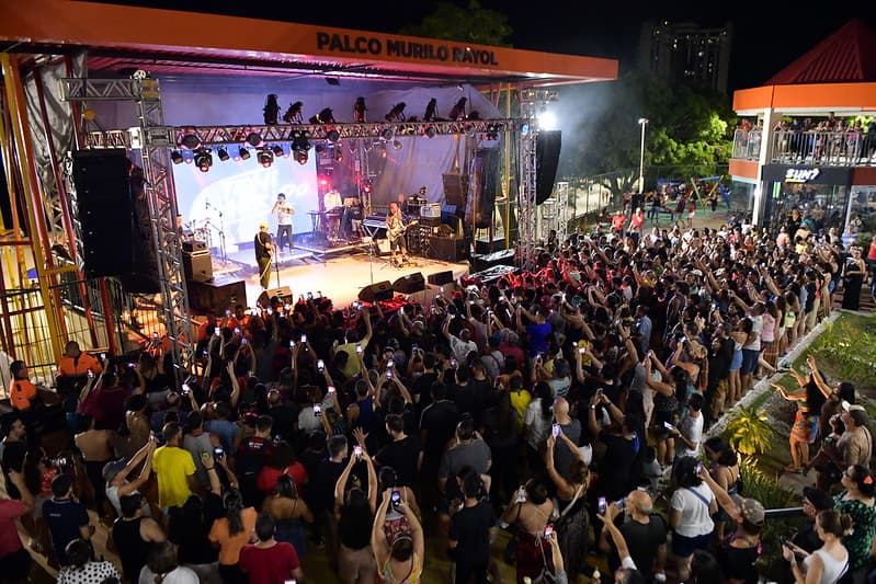 Leoni é atração confirmada na Casa de Praia neste fim de semana