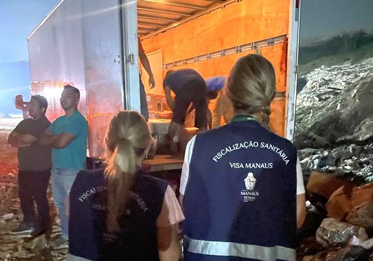 Vigilância Sanitária apreende 13 toneladas de alimentos com validade adulterada na Zona Leste