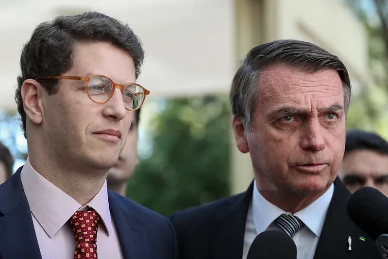 Bolsonaro assume postura de cabo eleitoral do PL ao sinalizar Salles pré-candidato de São Paulo