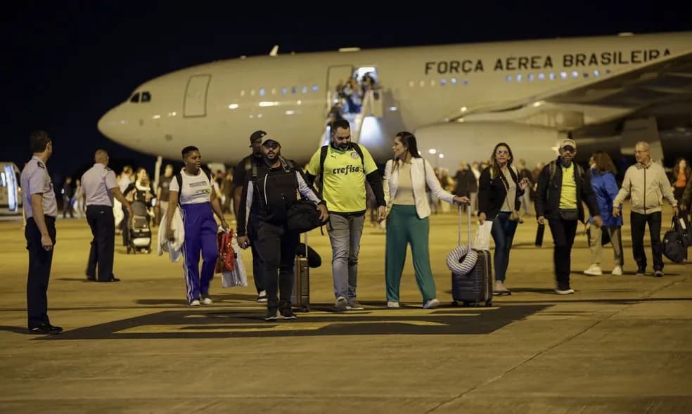 Terceiro grupo de repatriados pousou em Recife nesta sexta (13)
