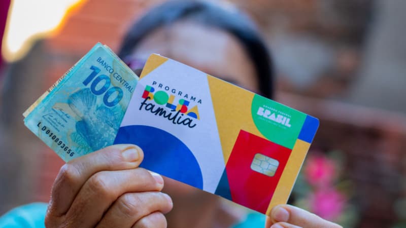 Bolsa Família: ministério identificou cadastros de pessoas com salários de R$ 10 mil