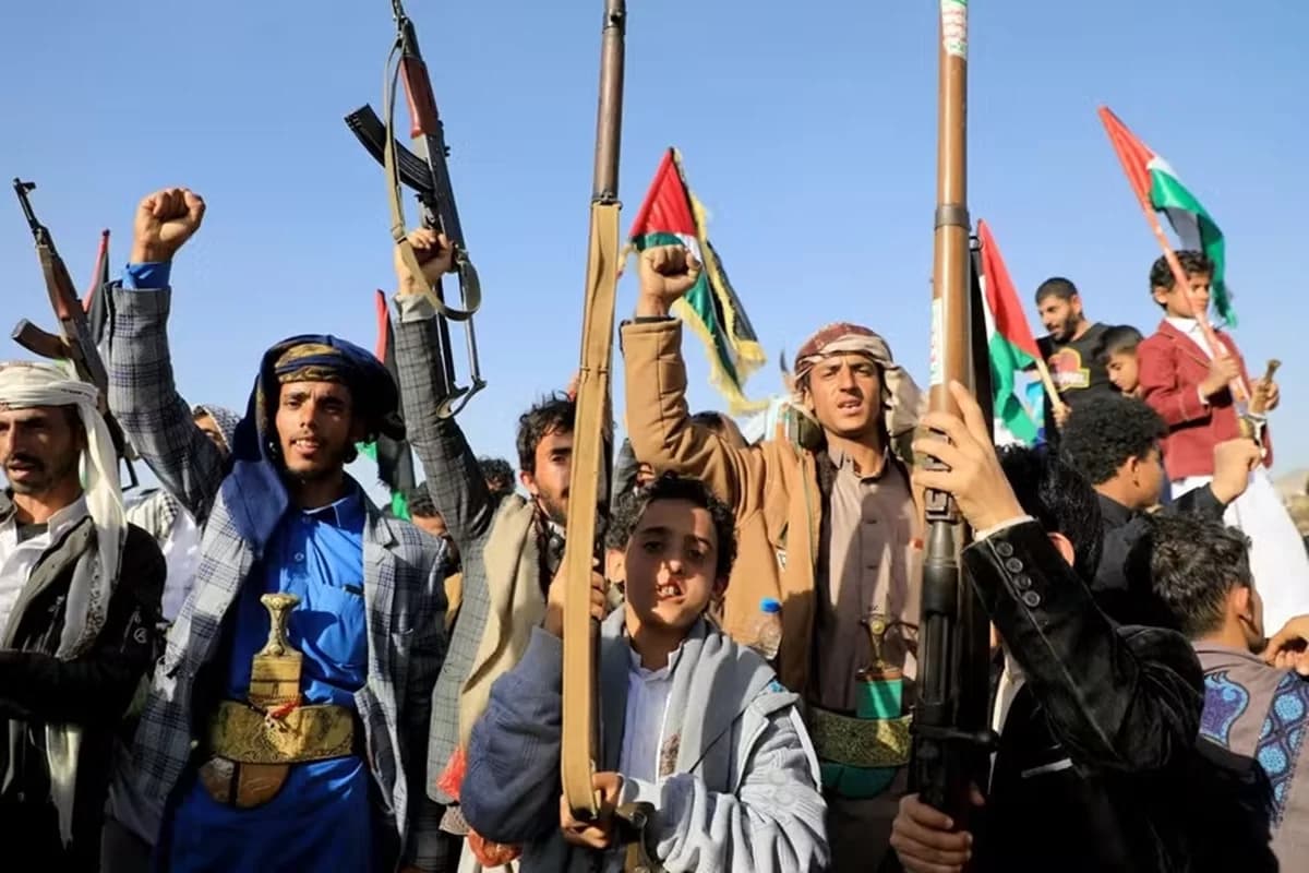 Iemenitas protestam contra ataques dos EUA e Reino Unido