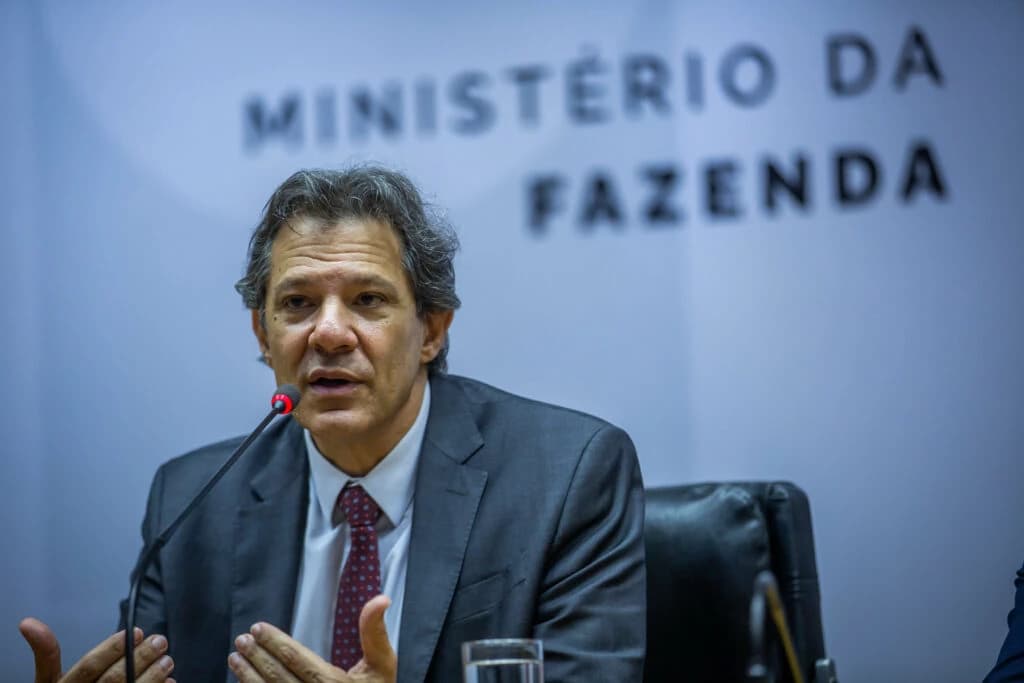 Orçamento de 2024 terá bloqueio de R$ 5 bilhões e anúncio de corte de gastos sai até terça-feira (26)