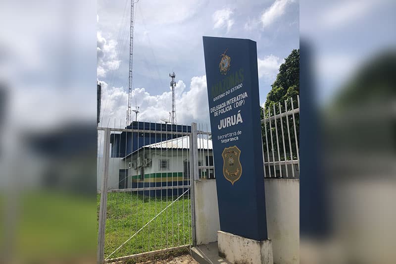 Professor é indiciado por estupro de vulnerável e aliciamento de seis alunas, em Juruá