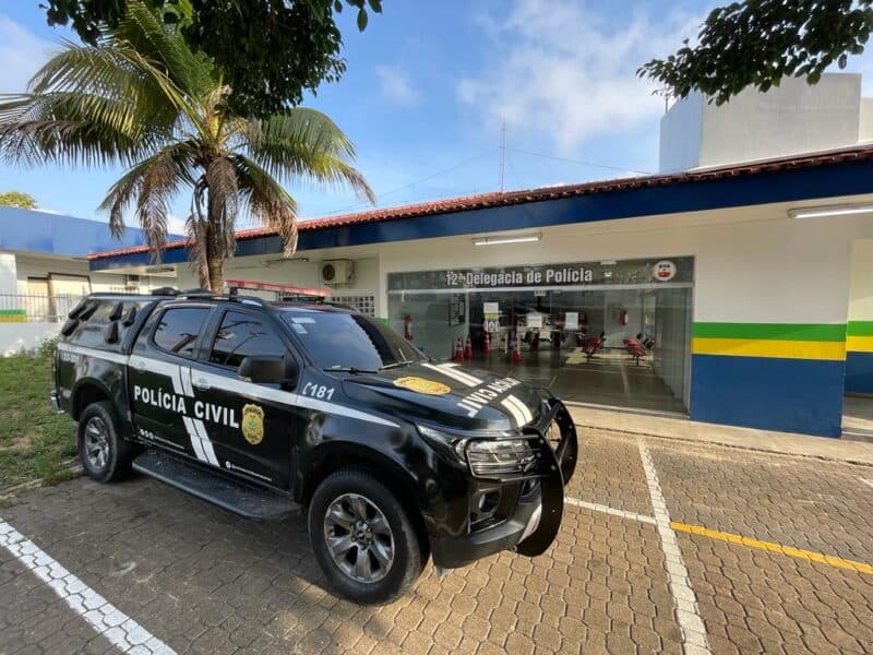Dupla é presa após roubo de celular no bairro Jorge Teixeira, na zona Leste de Manaus