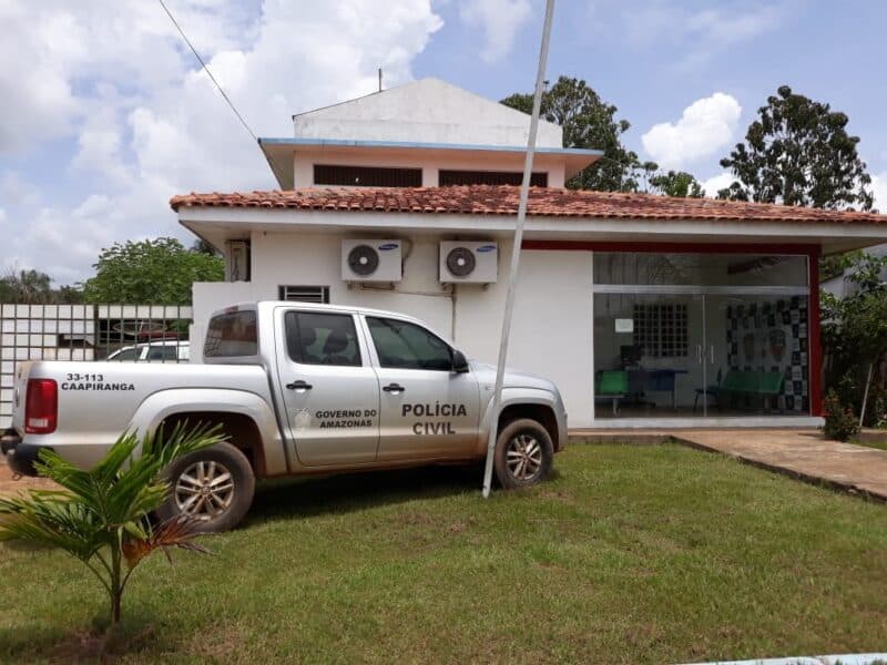 Homem é preso e adolescente apreendido por assassinato em Caapiranga