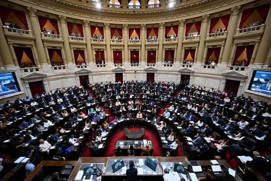 Deputados argentinos aprovam termos do ‘megadecreto’ de Milei