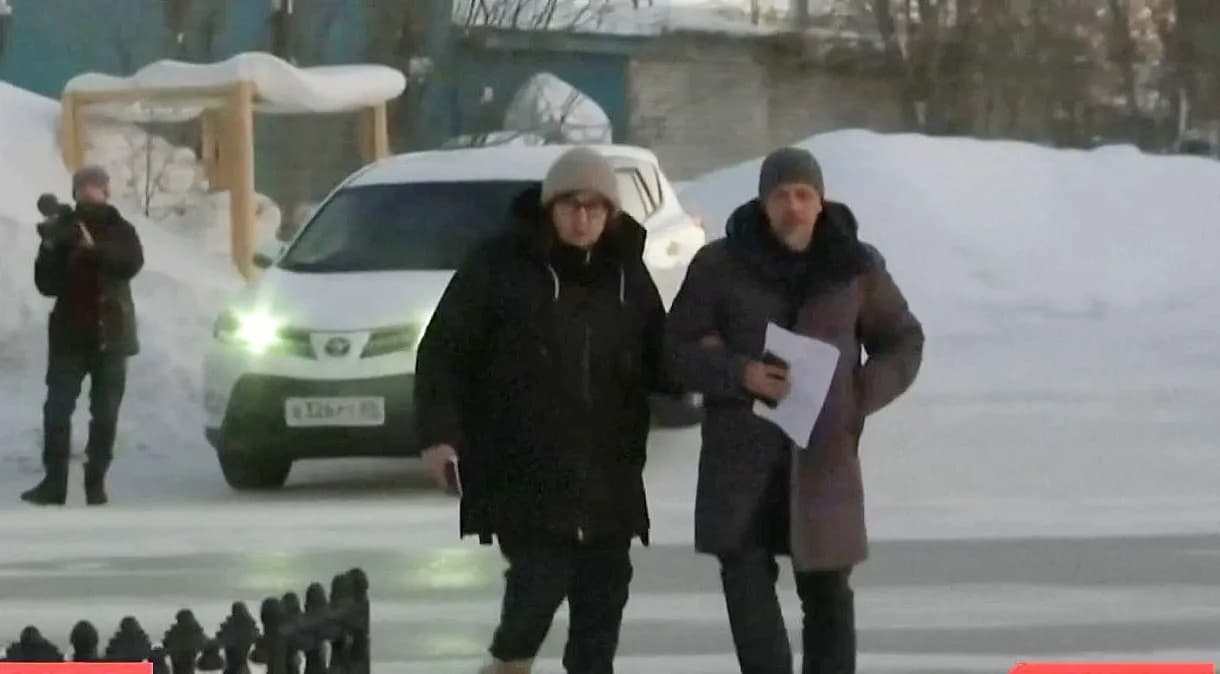 Mãe de Navalny diz sofrer chantagem de autoridades sobre funeral