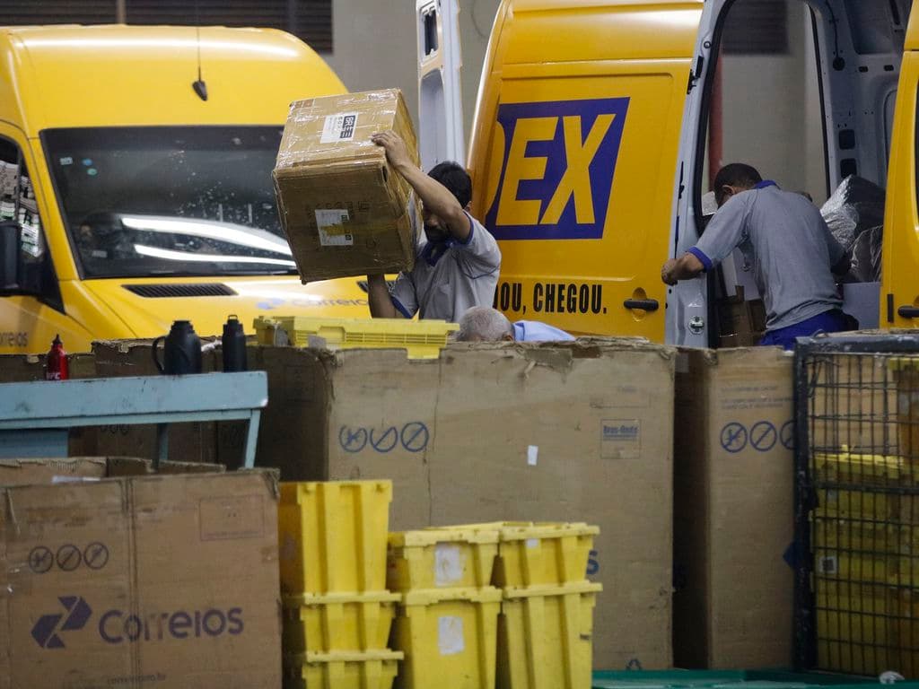 Governo federal vai revisar leis que tratam do setor postal