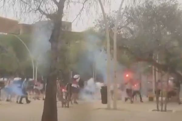 VÍDEO: Torcidas organizadas brigam antes da final da Copa do Rei, na Espanha