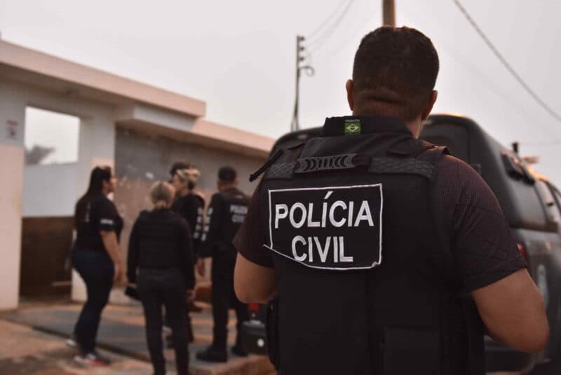 Em Ipixuna, homem é preso após furtar objetos e dinheiro de embarcação
