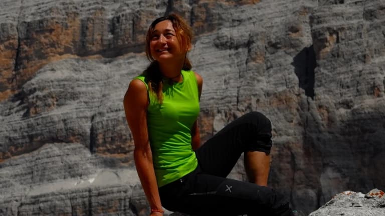 Alpinista escorrega em montanha e morre ao cair de altura de 300m, na Itália